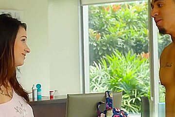 Novinha Gostosa Dando Pra Pauzudo Tatuado