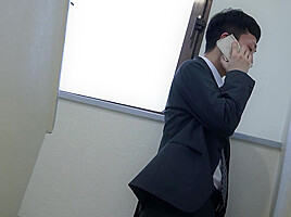 OLおさんの美脚に興奮する男4839843984893894983894893