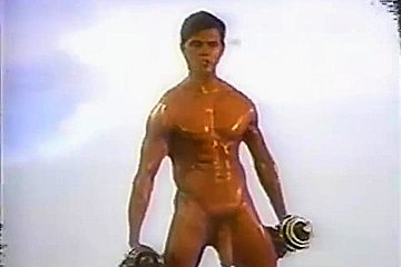 Oiled Muscled Pal Demonstrates His Awesome Naked Body