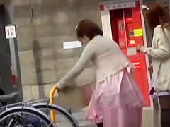 Oriental satisfies fetish with teenage thighs