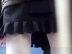 Oriental satisfies fetish with teenage thighs