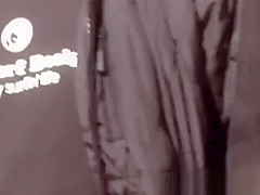 Oriental satisfies fetish with teenage thighs