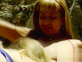 Outdoor Lesbians Pussy Licking On The Rocks