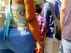 PR Parade: Beautiful Big Ass Milf