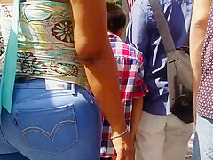 PR Parade: Beautiful Big Ass Milf