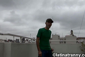 Pablo loves the cock of the tranny slut Azul