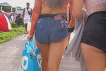 Perfect Big Bubble Ass Tight Jean Shorts