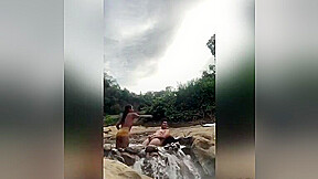 Pijaos Culiando En Una Cascada