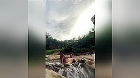Pijaos Culiando En Una Cascada