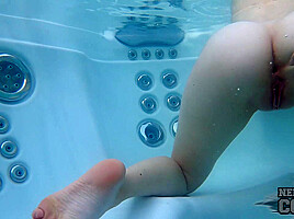 Pov Miss Pussycat Dildoing Layla Underwater In The Rooftop Jacuzzi