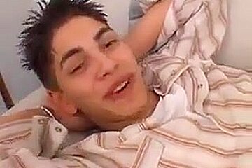 Raz- ma ti fa male il piede o il cazzo