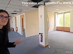 Real Estate Agent Cheats On Her Boyfriend Gets Anal Fucked During Visit By Fake Clients !!!