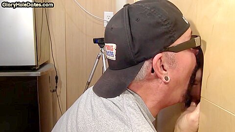 Real gaydaddy sucks gloryhole penis in private home video