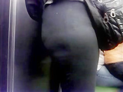 Ricas Nalgas En El Metro
