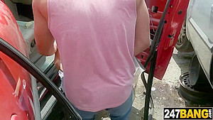 Risky Junk Yard Pussy