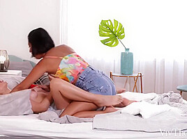 Romantic Getaway With Sandra Shine, Viv Thomas And Alika Penagos