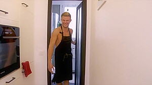 Rose Valerie In Les Videos Chics Et Chocs De