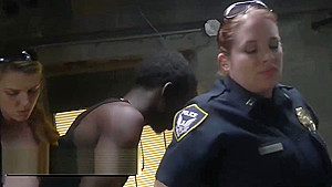 Round ass mature officers pleasing convict dick