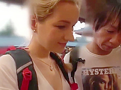 Russian Tourist has cultural exchange with locals in Tokyo
