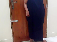Saudi Muslim Burqa And Hijab Sexy Maid With Big Tits And Big Ass Sweeps The House
