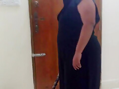 Saudi Muslim Burqa And Hijab Sexy Maid With Big Tits And Big Ass Sweeps The House