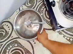 Savoring A Big Cock Until Extracting All The Cum To Cook It And Eat It