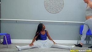 Sean Lawless - The T-pose Makes Ebony Gal Xtremely Wet!