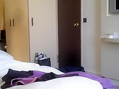 Secretly filming a milf in a hotel room