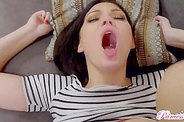 Seduces Her Stepdad