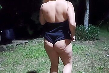 Seduces Me With Her Huge Ass Outdoors