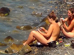 Sex Under The Sun With Real Amateurs Caught On Cam
