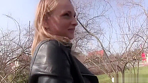Sexy Ivana Sugar takes a wad of cash for outdoor fuck