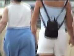 Sexy short shorts of white color on the leggy amateur 07x