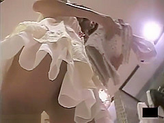 Shopping Store Vent Upskirt