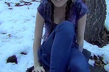 Slender babe - Frostbitten