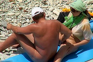 Slut gave her bf a handjob