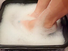 Soapy Foot Bubble Bath - Soaking My Sweaty Feet After A Long Day