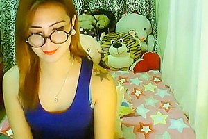 Solo Asian TS jerks off her dick