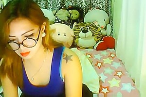 Solo Asian TS jerks off her dick