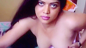 Solo Girl Playing With Her Pussy