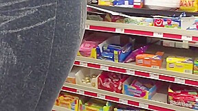 Spandex college girl ass jiggling candid