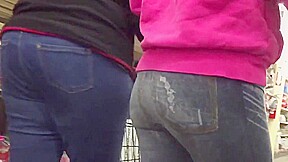 Spandex college girl ass jiggling candid