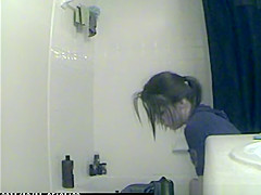 Spy girl pee
