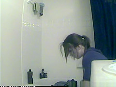 Spy girl pee
