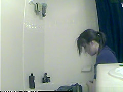 Spy girl pee