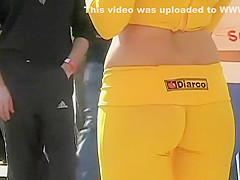 Squishy ass in jeans