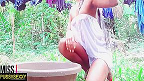 Sri Lankan Collage Girl Outdoor Bathing And Pussy Squirt