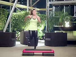 Step aerobic in wetlook leggings