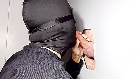 Straight By Vallecas Comes To Gloryhole That An Expert Milks His Balls