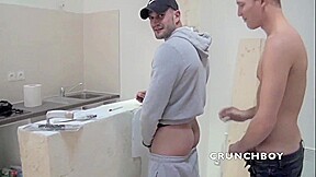 Straight worker fucked by Kameron Frost - CrunchBoy